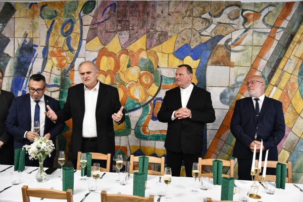 PATA: Oslava jubilea 60.rokov čestného občana obce Pata, pána farára Jozefa Kamana