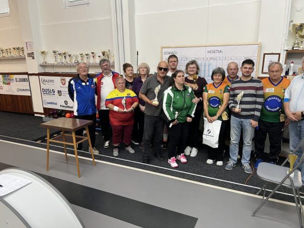 ŠAĽA: Nevidiaci a slabozrakí kolkári súťažili v Šali