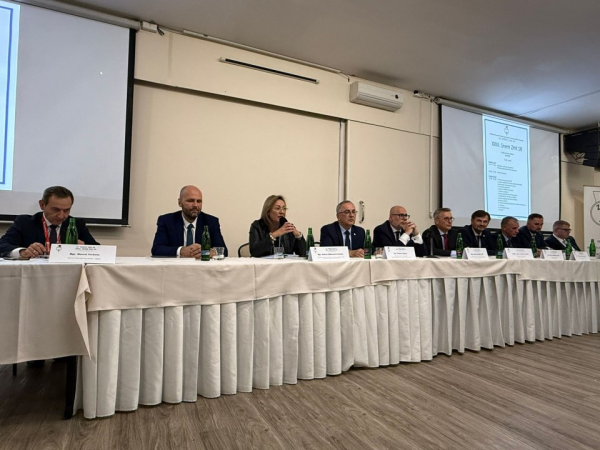 ŠAĽA: Na sneme hlavných kontrolórov Šaľa nechýbala