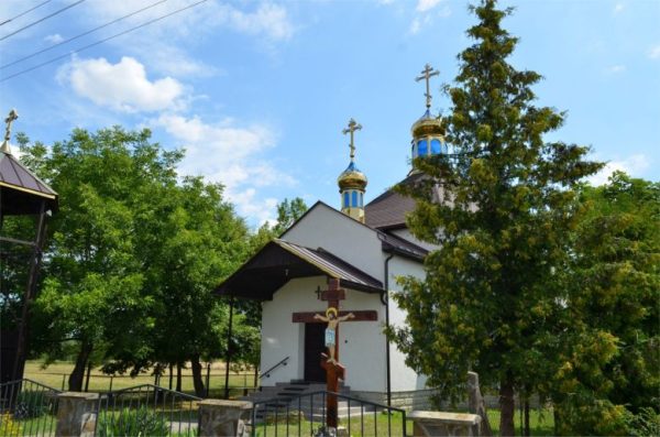 NIŽNÁ RYBNICA: Chrám Zosnulej Presvätej Bohorodičky