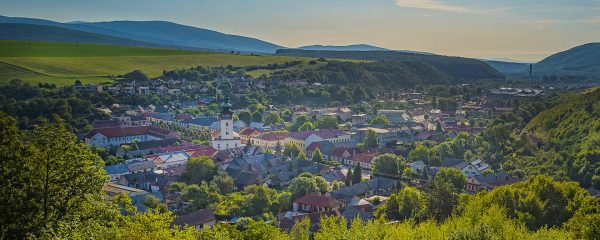 MEDZEV: Oznámenie o nainštalovaní novej elektronickej tabule