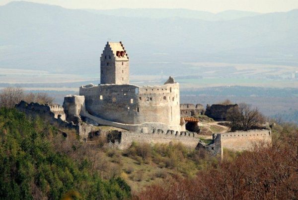 PODHRADIE: Obec v kocke