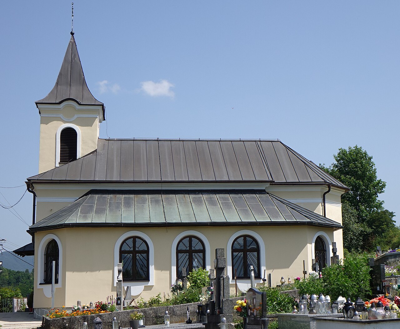 MALÉ LEDNICE: Škôlka, sadárstvo a záhradníctvo