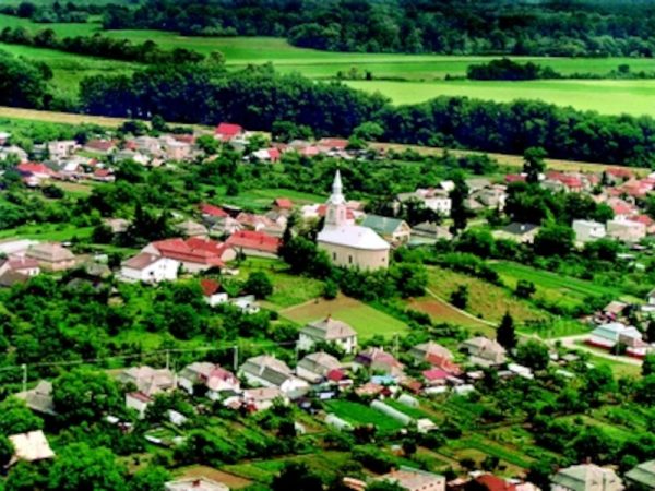 MALÉ TRAKANY: Susedné obce sú Veľké Trakany,