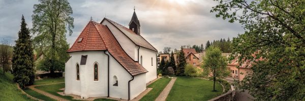 MNÍCHOVA LEHOTA: Bociany v Mníchovej Lehote