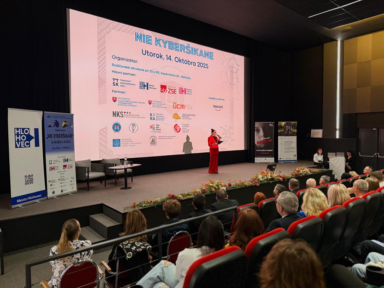 HLOHOVEC: „Hovoríme NIE kyberšikane!“ – Konferencia pre bezpečnejší digitálny svet