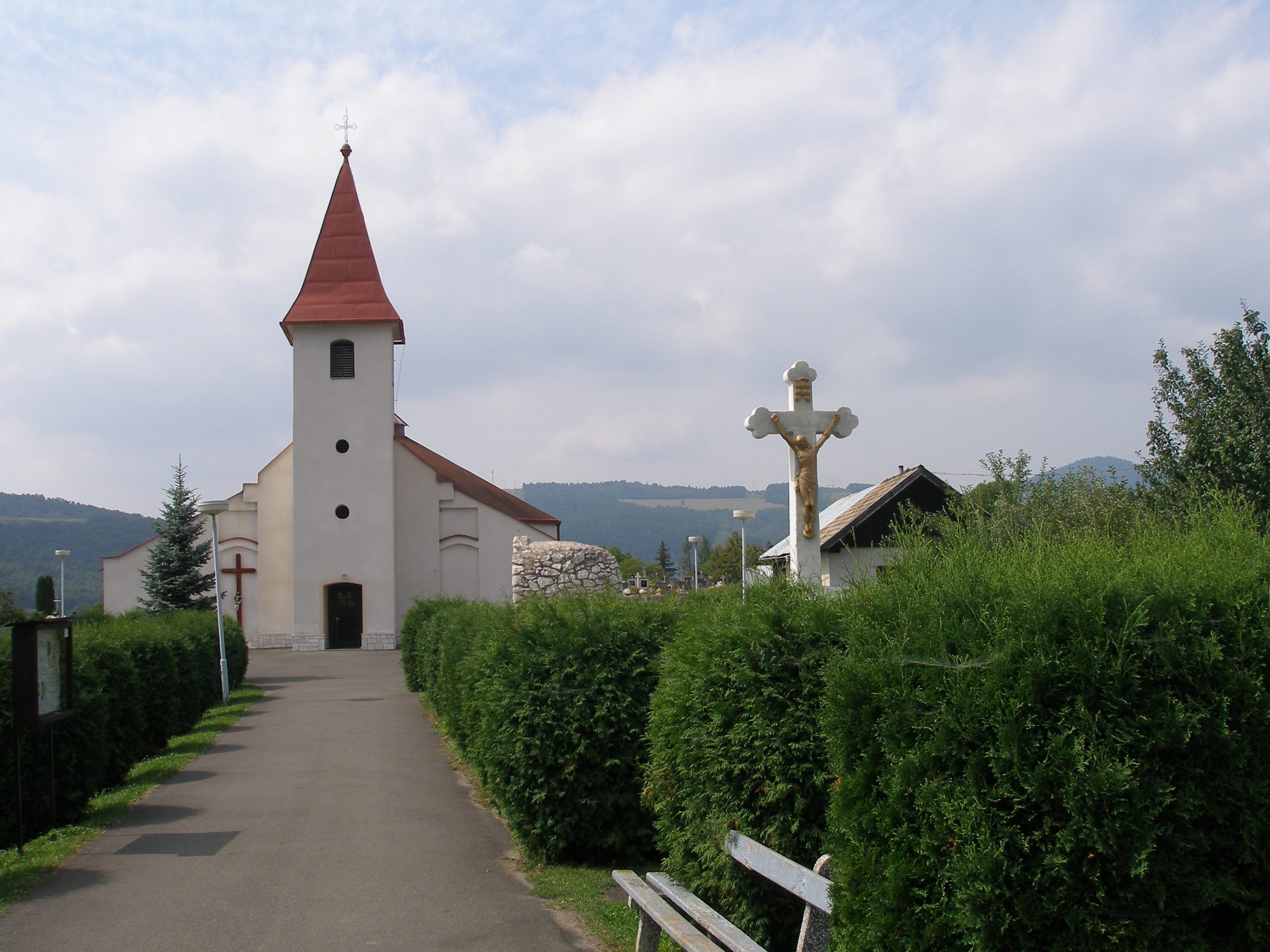 OVČIE: Ovčie v 14. – 16. storočí postupne patrilo zemanom zo Širokého, Bertotoviec a Fričoviec - rod Aba