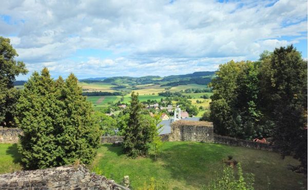 KLENOVÁ: Je typickou rusínskou obcou severo - východného Slovenska.