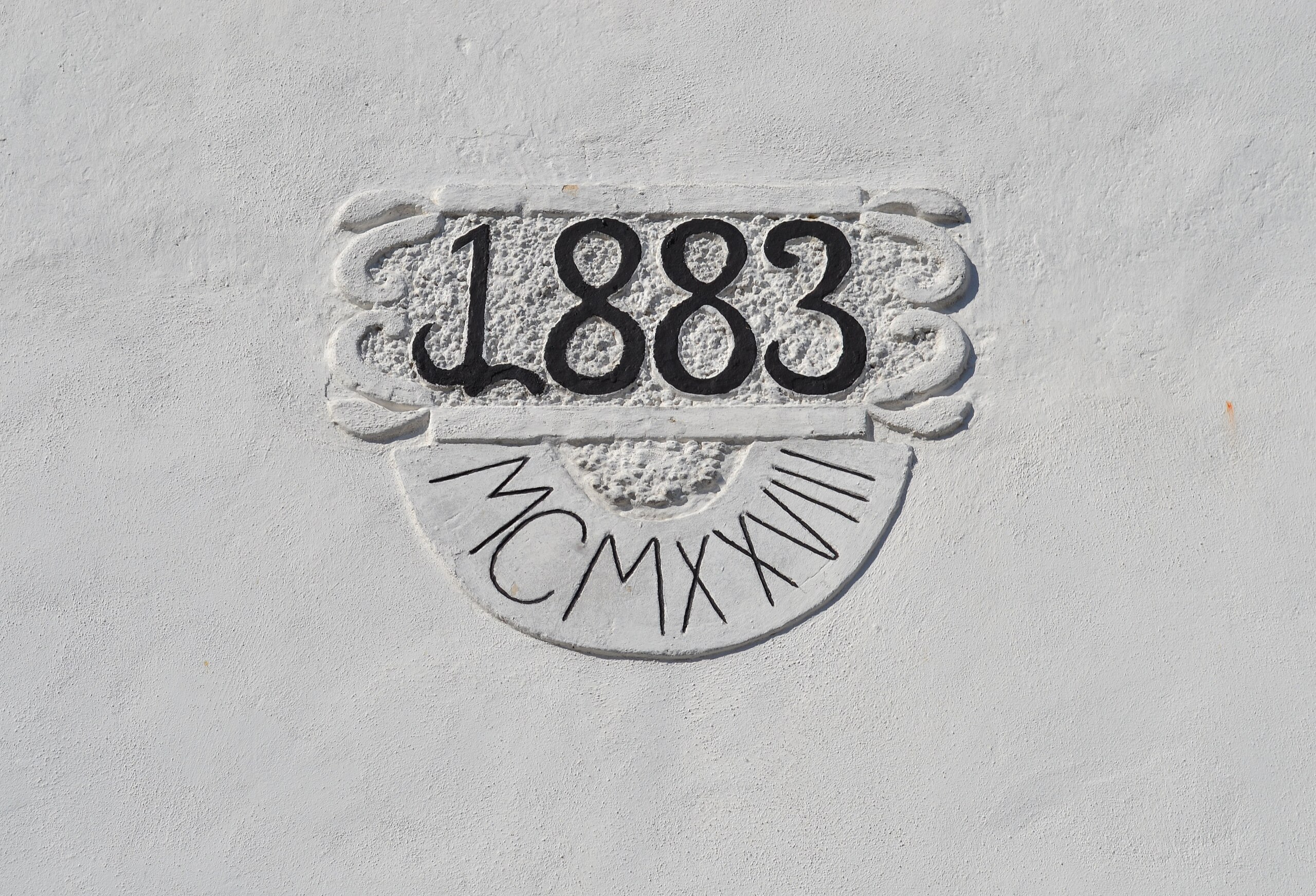 POLINA: Centrum obce tvorí malé námestie.