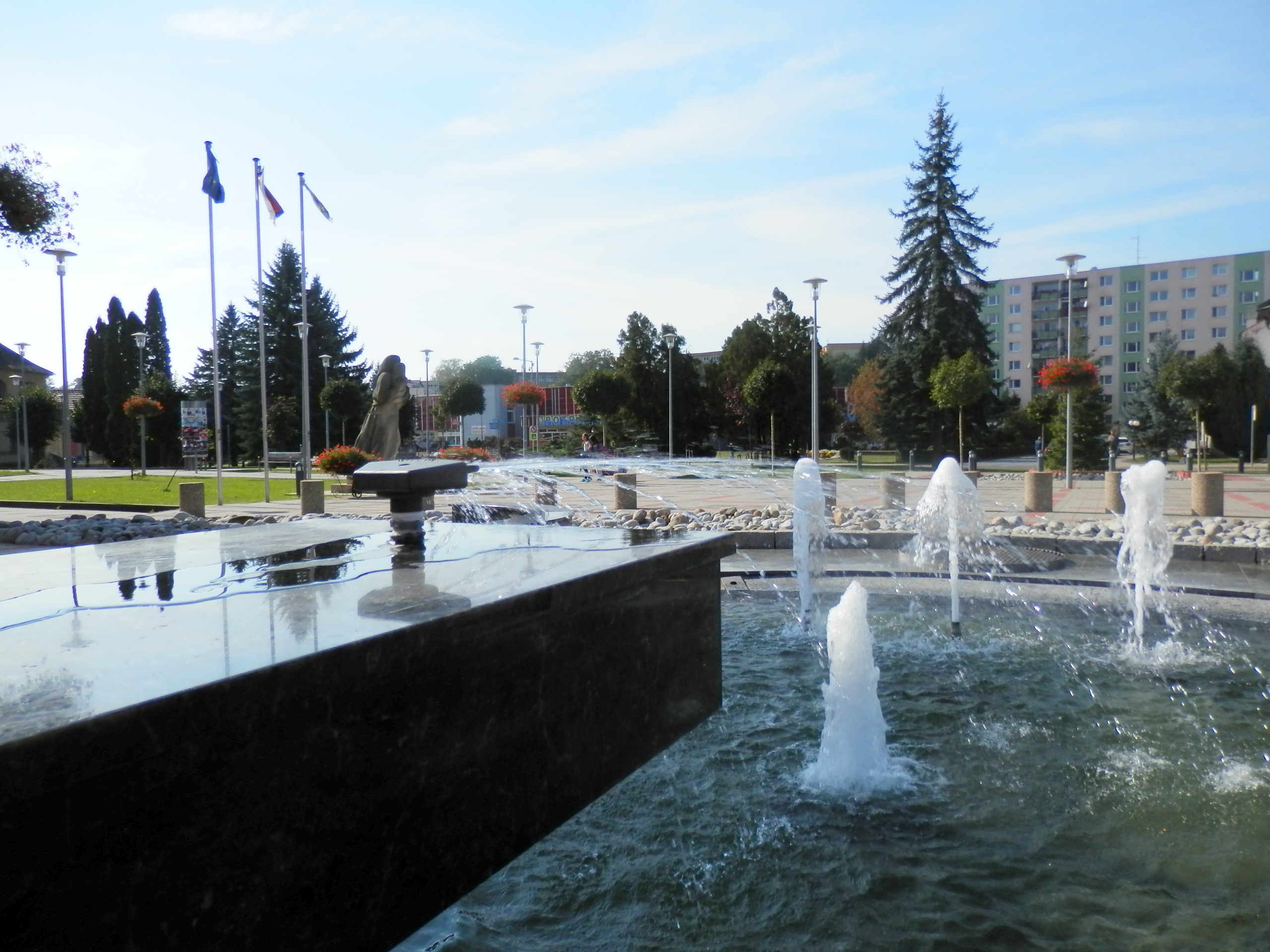 GIRALTOVCE: sa rozprestierajú v južnej časti Nízkych Beskýd, na sútoku riek Topľa a Radomka.