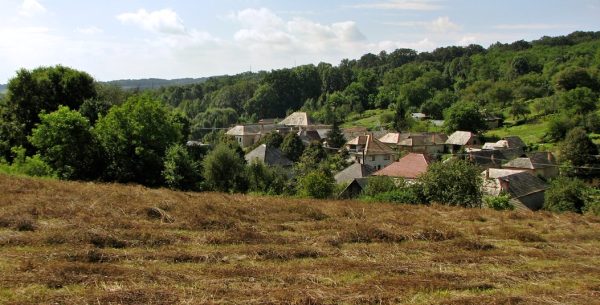 MALÉ STRACINY: Začiatkom 17. Storočia prepukávajú protihabsburské povstania uhorskej šľachty a obec sa znova ocitá v pásme vojen.