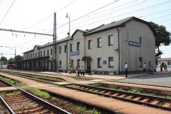 MICHAĽANY: Národnostné zloženie pozostáva z 95% Slovákov, 3% Rómov a 2% Maďarov.