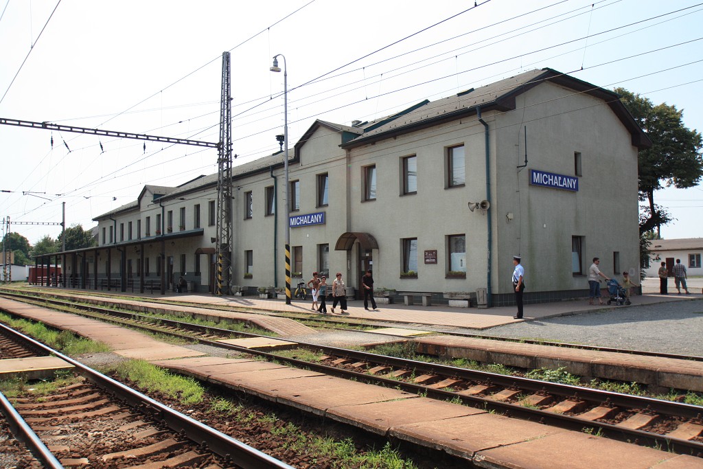 MICHAĽANY: Národnostné zloženie pozostáva z 95% Slovákov, 3% Rómov a 2% Maďarov.