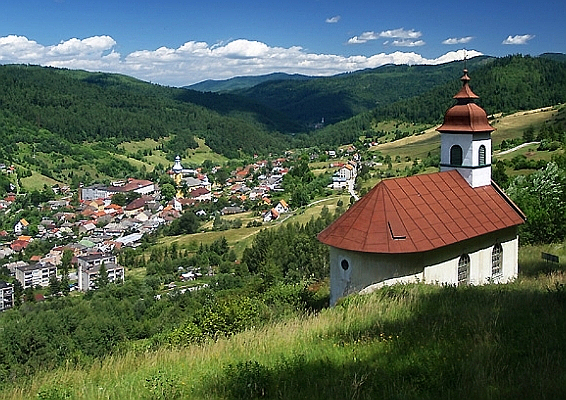 SMOLNÍK: V roku 1290 sa terajšia obec Smolnícka Húta nazývala Schmöllnitzer Pochdorf.