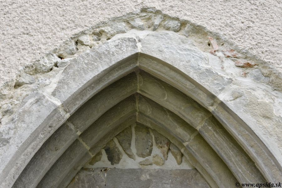 SKLABINÁ: Východným okrajom preteká riečka Krtíš