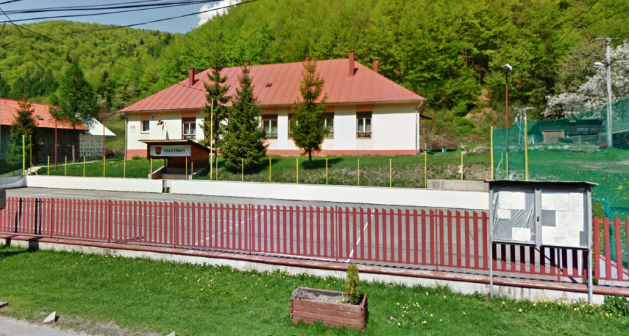 OLEJNÍKOV: V roku 1919 bola v Olejníkove firmou Berg und Hűteu z Viedne postavená kolajka na zvoz dreva do Sabinova, po 2. rokoch zanikla.