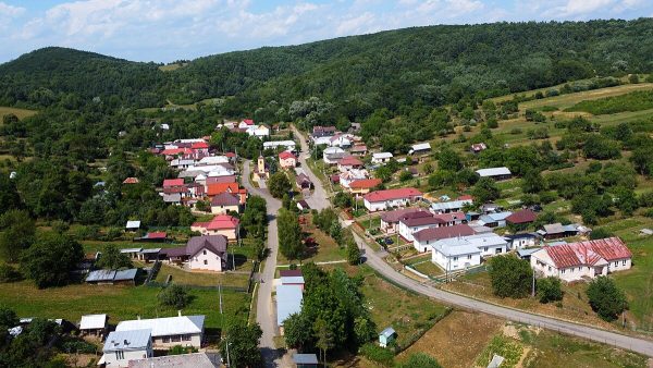 HRUBOV: Hrubov leží vo východnom okraji Ondavskej vrchoviny.