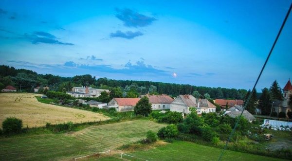 TRÁVNIK: Okres Komárno