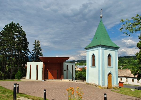 KYNCEĽOVÁ: Obec leží v Banskobystrickom kraji, pod Nízkymi Tatrami.