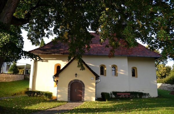 JABLOŇOVCE: Jabloňovce sú obec na Slovensku v okrese Levice.