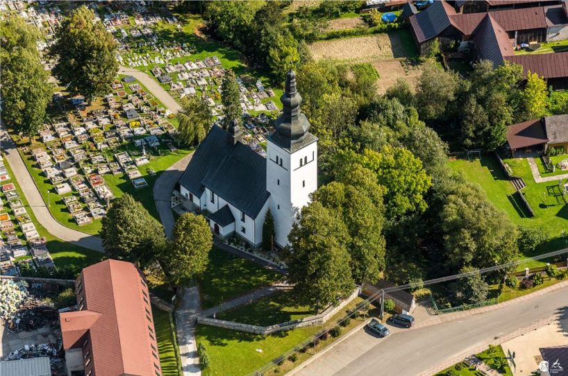 LOKCA: Biela Orava spájajúca sa s Hruštínkou vytvára tvar lakťa.