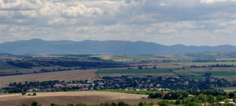 MÝTNE LUDANY: V roku 1395 dáva kráľ Žigmund levické hradné panstvo do majetku Lévaiovcov, ktorí tu panovali do roku 1553.