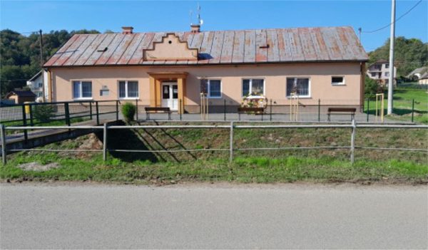 NIŽNÉ LADIČKOVCE: Obec patrila panstvu Humenné, neskôr Klobušickovcom a Dernathovcom.