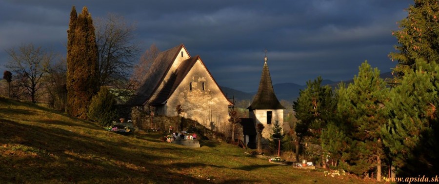 HENCKOVCE: Kostol Všetkých svätých - Gotická cesta