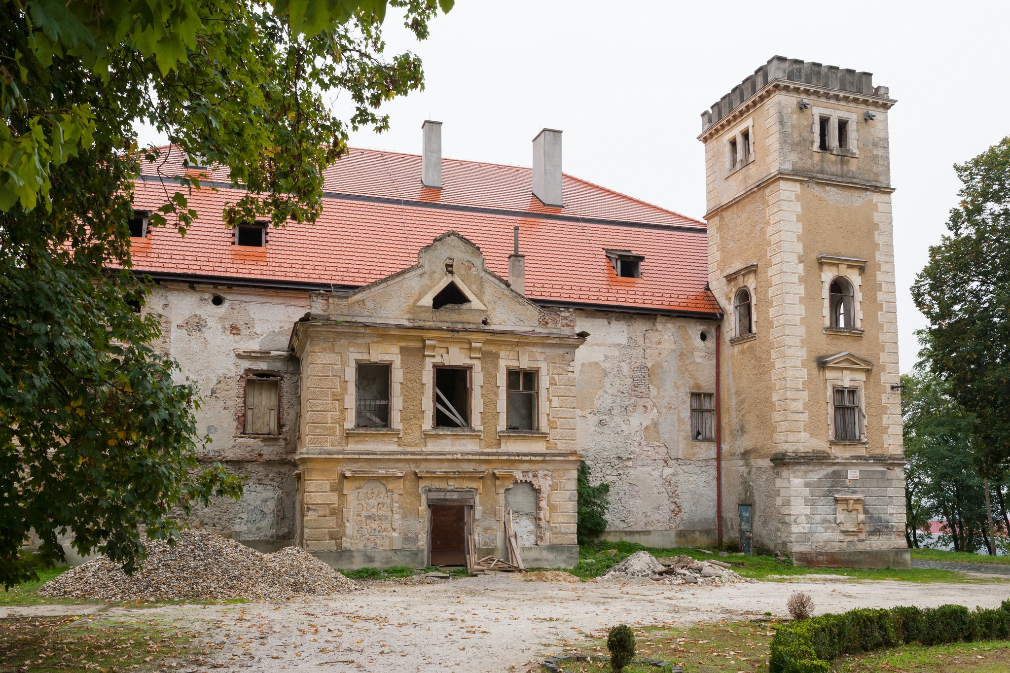 NITRIANSKA BLATNICA: V XV. Storočí stál v obci hradný kaštieľ.