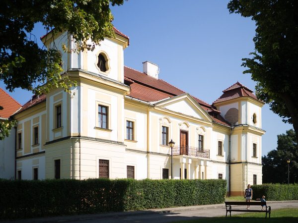 KRÁĽ: Kráľ je obec (maď. Sajószentkirály) v okrese Rimavská Sobota.