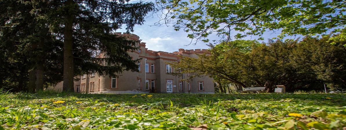 LEHNICE: Známe rodiny - Benická rodina Bacsákovcov, rodina Petőczovcov a rodina Benyovszkých