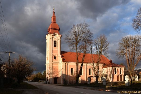 SALKA: Brána do pohoria Börzsöny.