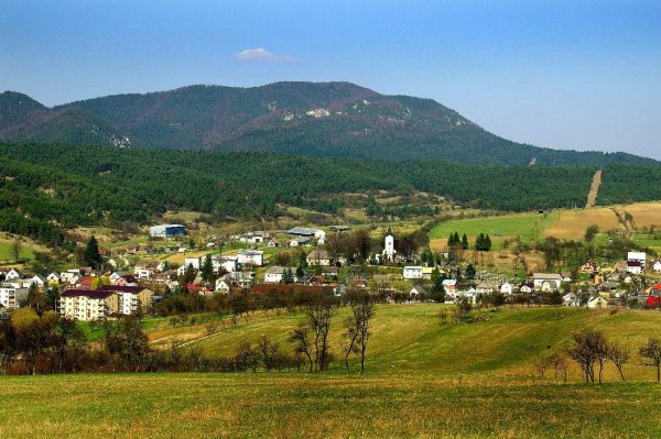 PRUŽINA: Obchodný dom Jednota Coop