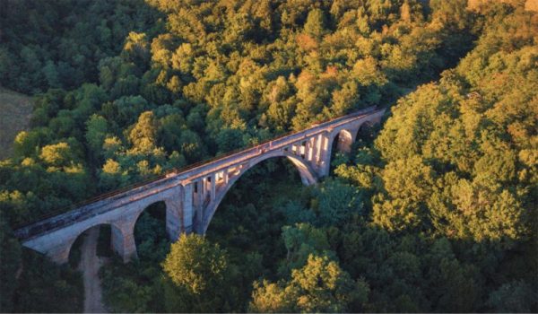 MAGNEZITOVCE: Obec leží v juhovýchodnej časti Slovenského rudohoria.