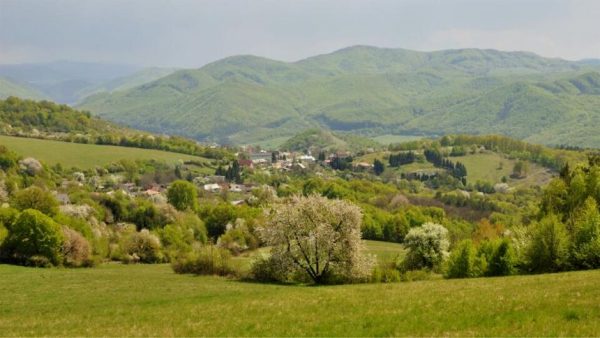 PITELOVÁ: Obec sa delí na sedem územných častí.